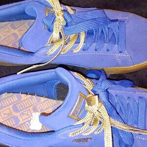 Pumas Sneakers